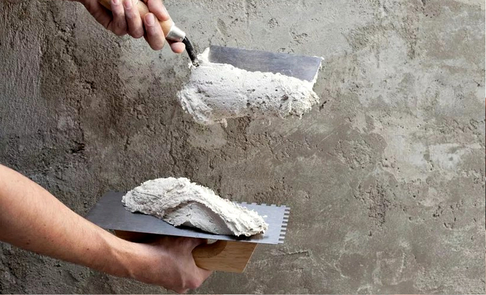 Как наносить гипс. : Известково-цементная белая штукатурка;. Декоративная известково Песчаная штукатурка. Гипсовая штукатурка на стене. Цементно-известковый раствор.
